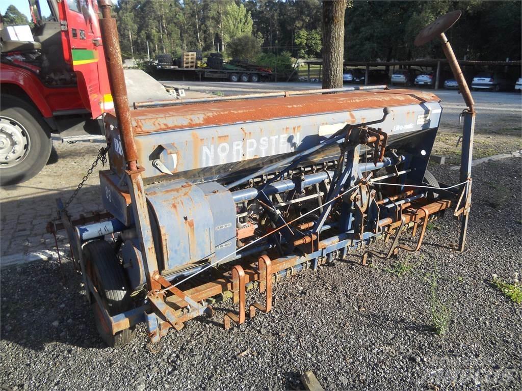  Semeador de erva Drills