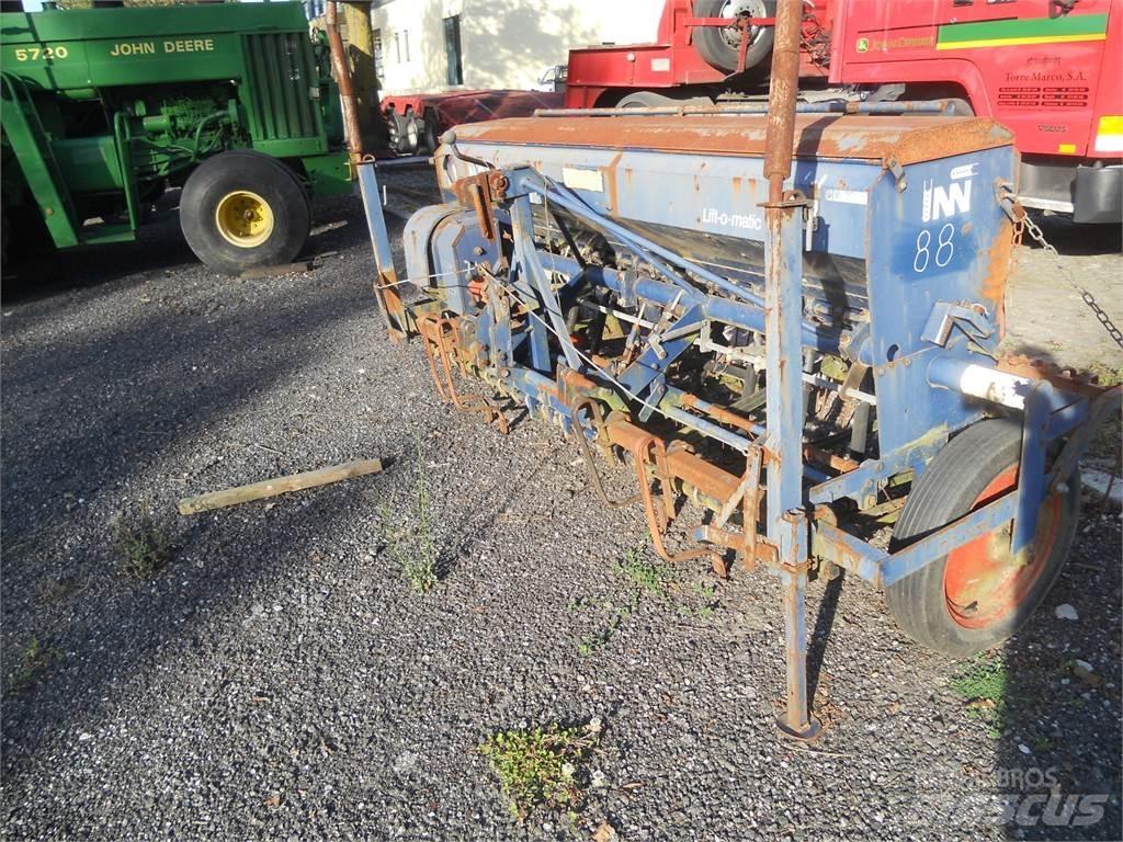  Semeador de erva Drills