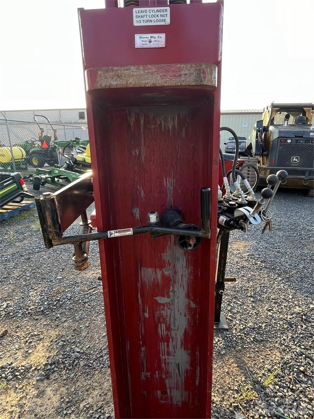  Shaver HS-12 Front loaders and diggers