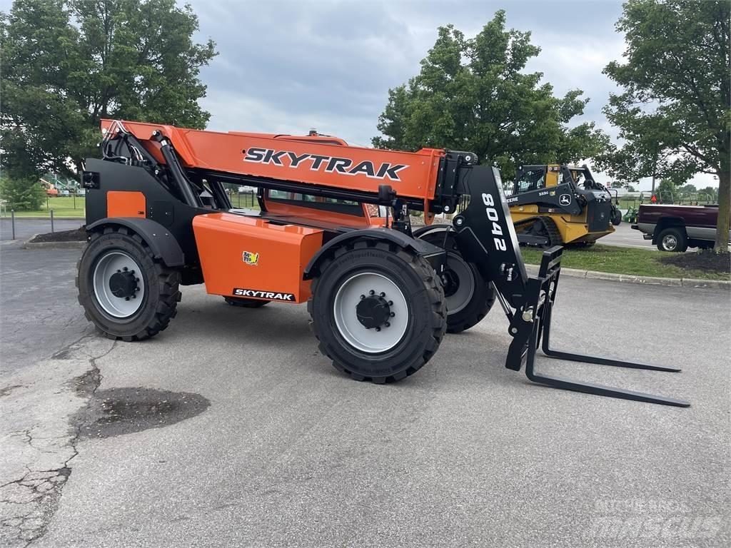 SkyTrak 8042 Telescopic handlers