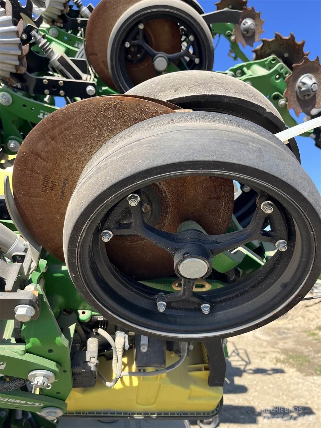 TCM 12R38 Planters