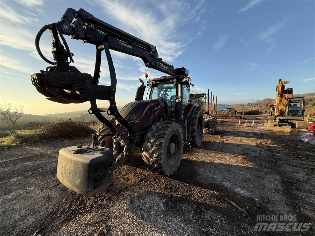 Valtra T174 Forwarders
