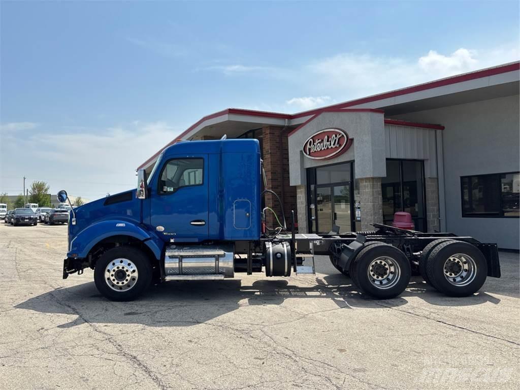 Kenworth T880 Prime Movers