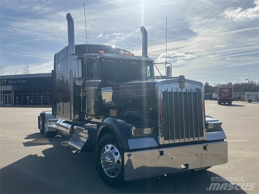 Kenworth W900 Prime Movers
