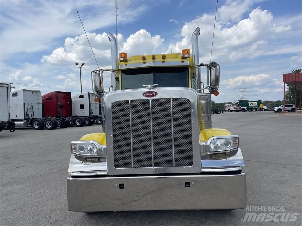 Peterbilt 389 Prime Movers
