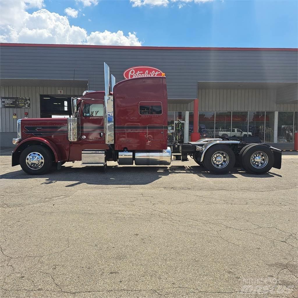 Peterbilt 389 Prime Movers