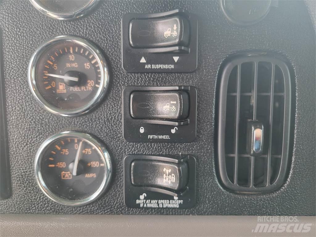 Peterbilt 389 Prime Movers