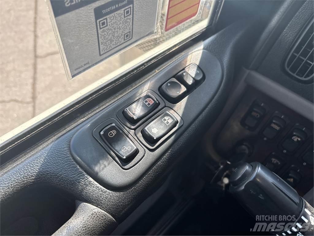 Peterbilt 389 Prime Movers
