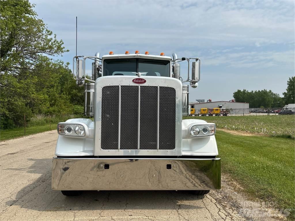 Peterbilt 389 Prime Movers