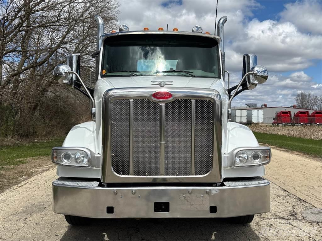 Peterbilt 567 Prime Movers