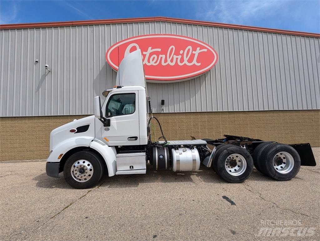Peterbilt 579 Prime Movers