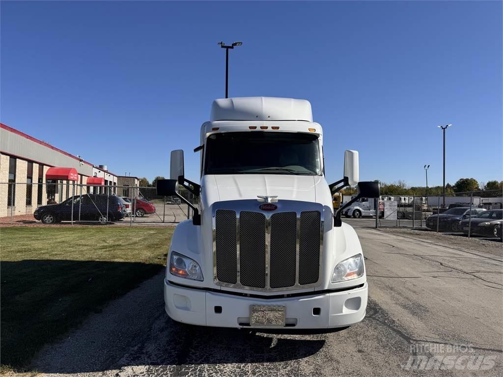 Peterbilt 579 Prime Movers