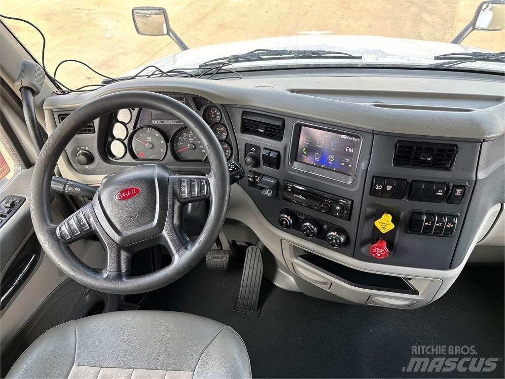 Peterbilt 579 Prime Movers