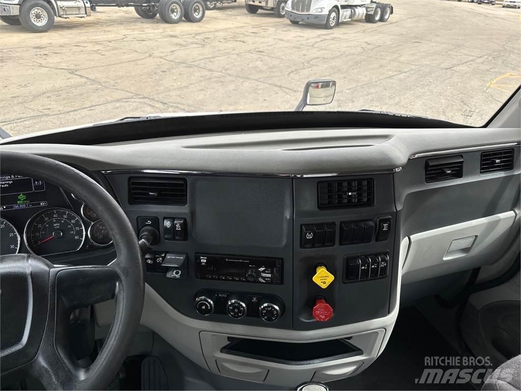Peterbilt 579 Prime Movers