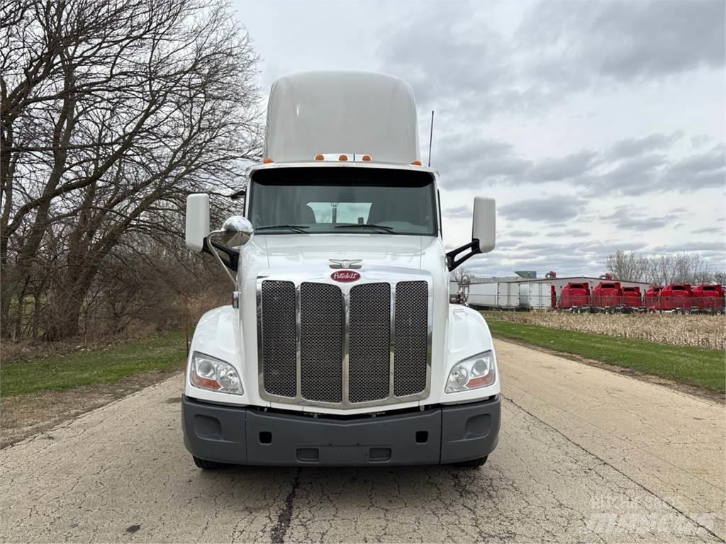 Peterbilt 579 Prime Movers