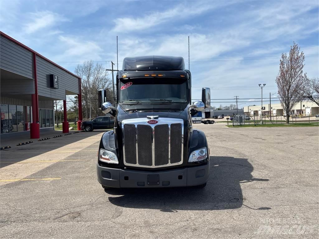 Peterbilt 579 Prime Movers