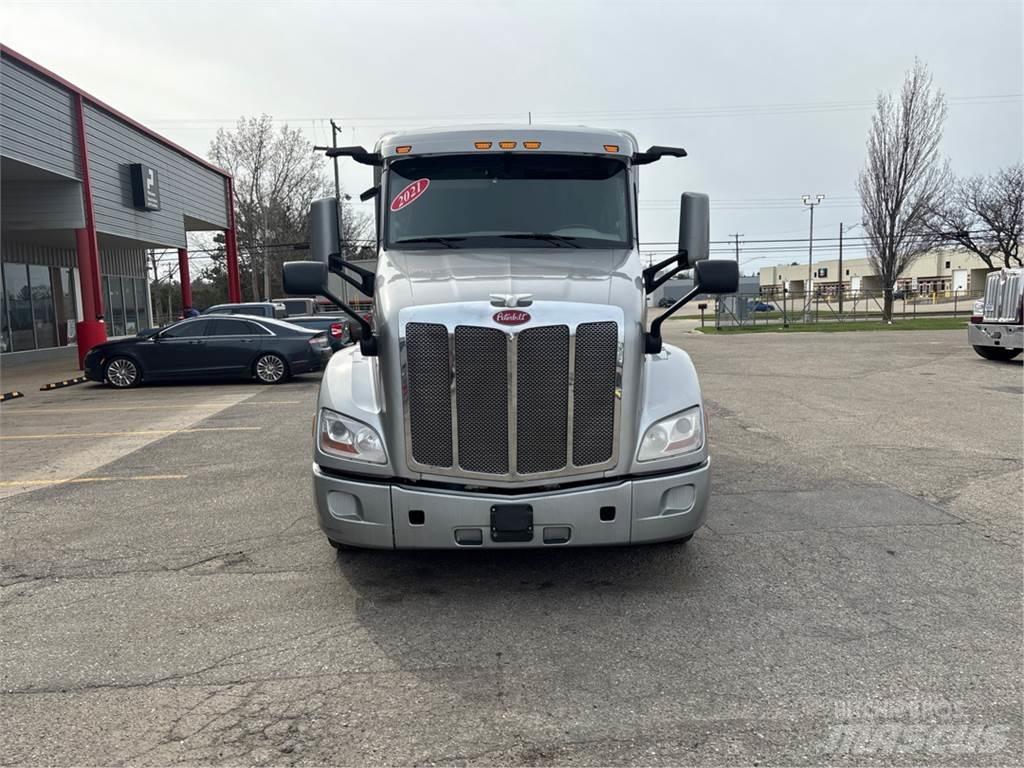 Peterbilt 579 Prime Movers