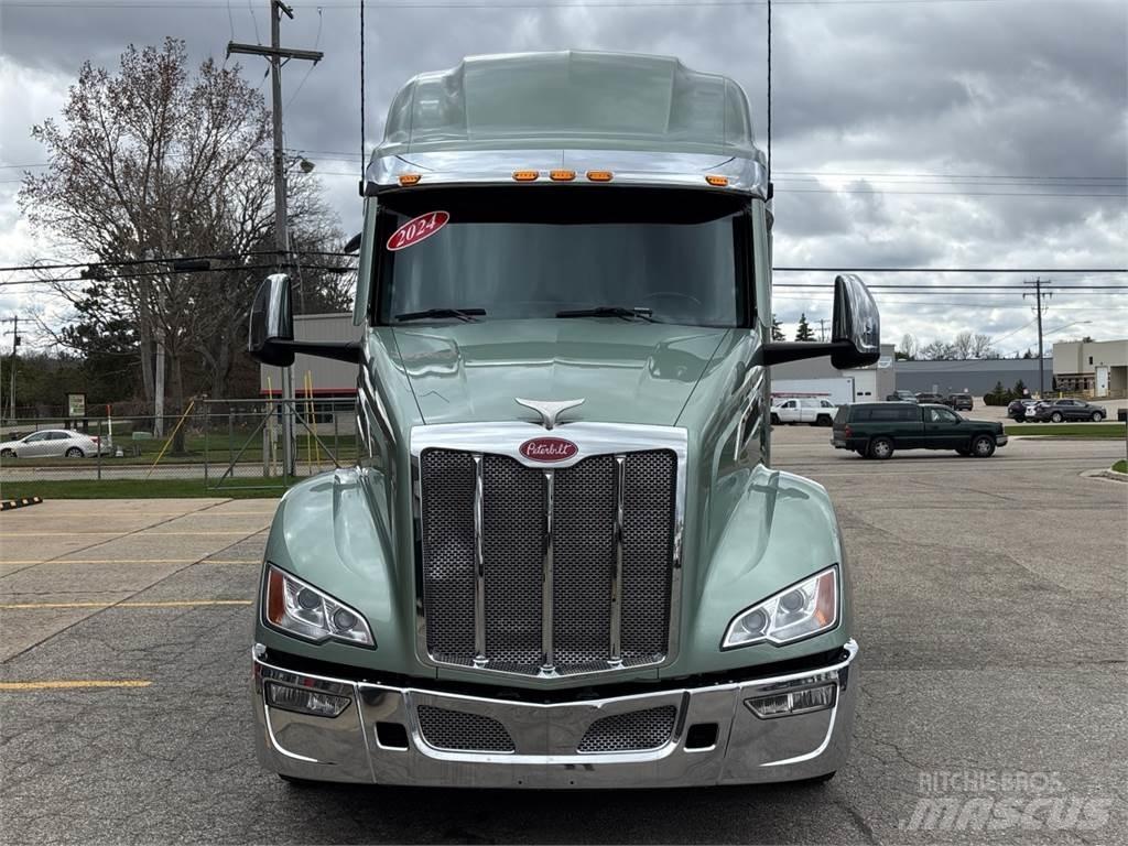 Peterbilt 579 Prime Movers