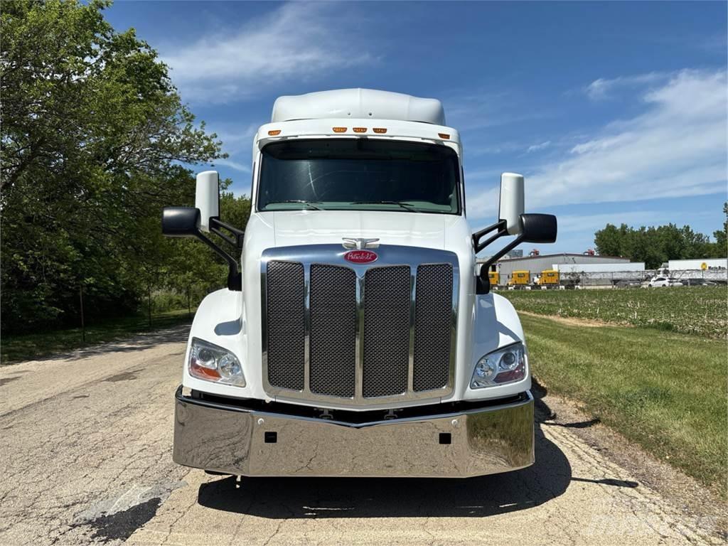 Peterbilt 579 Prime Movers
