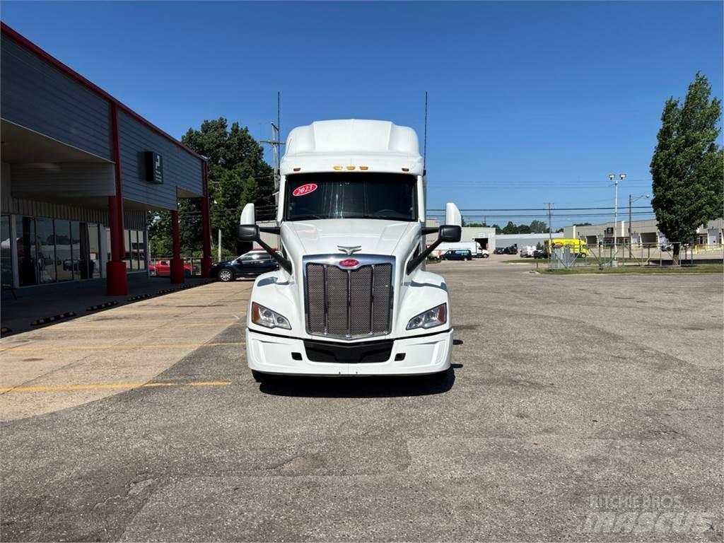 Peterbilt 579 Prime Movers
