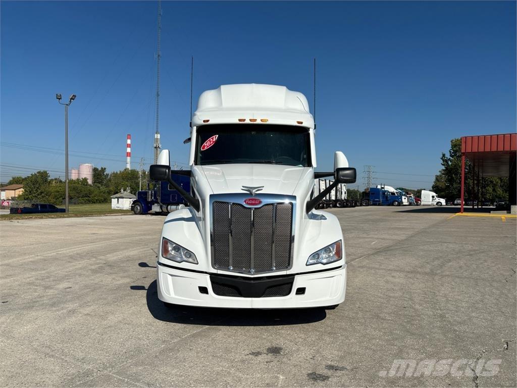 Peterbilt 579 Prime Movers