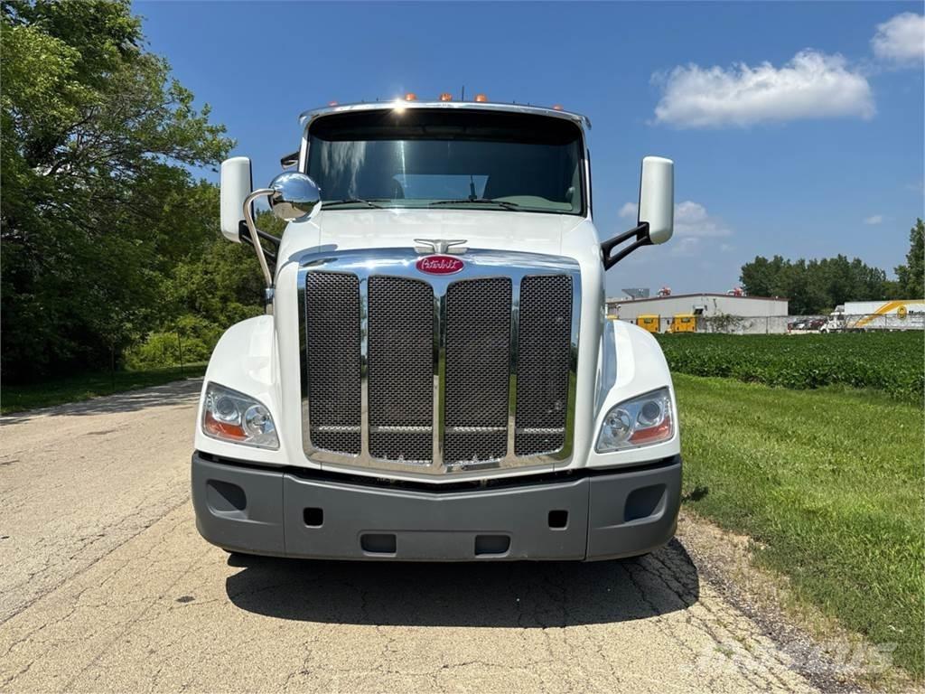 Peterbilt 579 Prime Movers