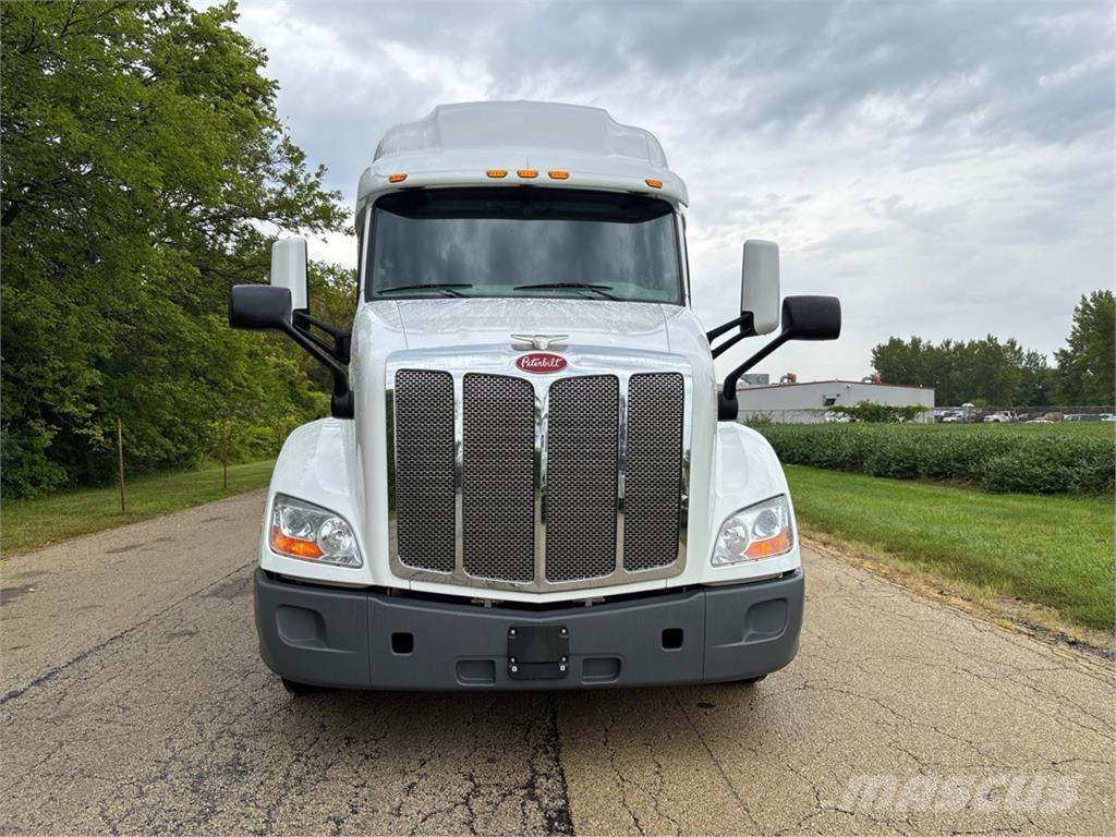 Peterbilt 579 Prime Movers