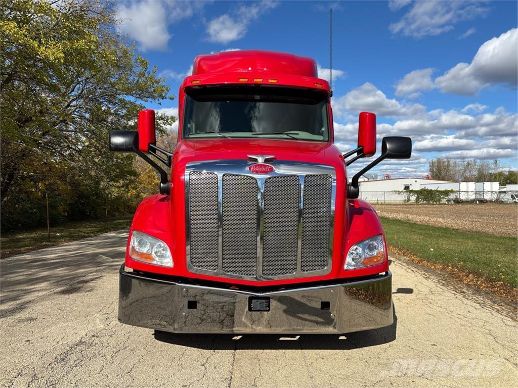 Peterbilt 579 Prime Movers