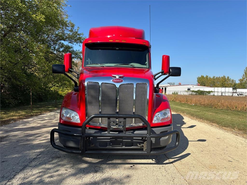 Peterbilt 579 Prime Movers