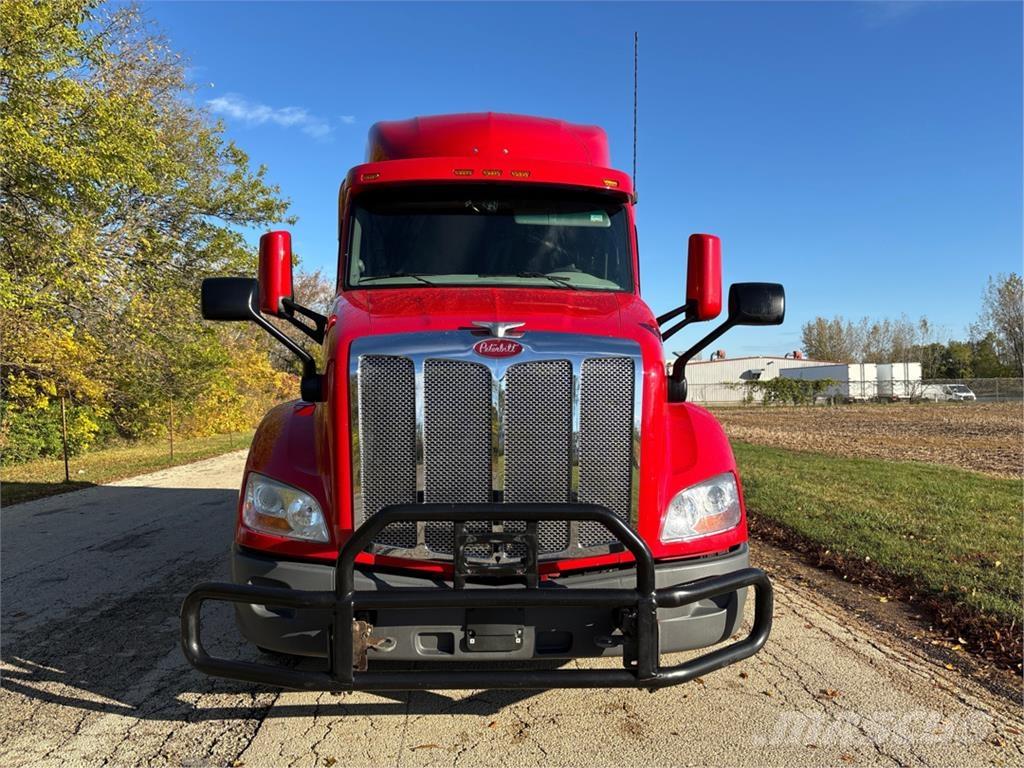 Peterbilt 579 Prime Movers