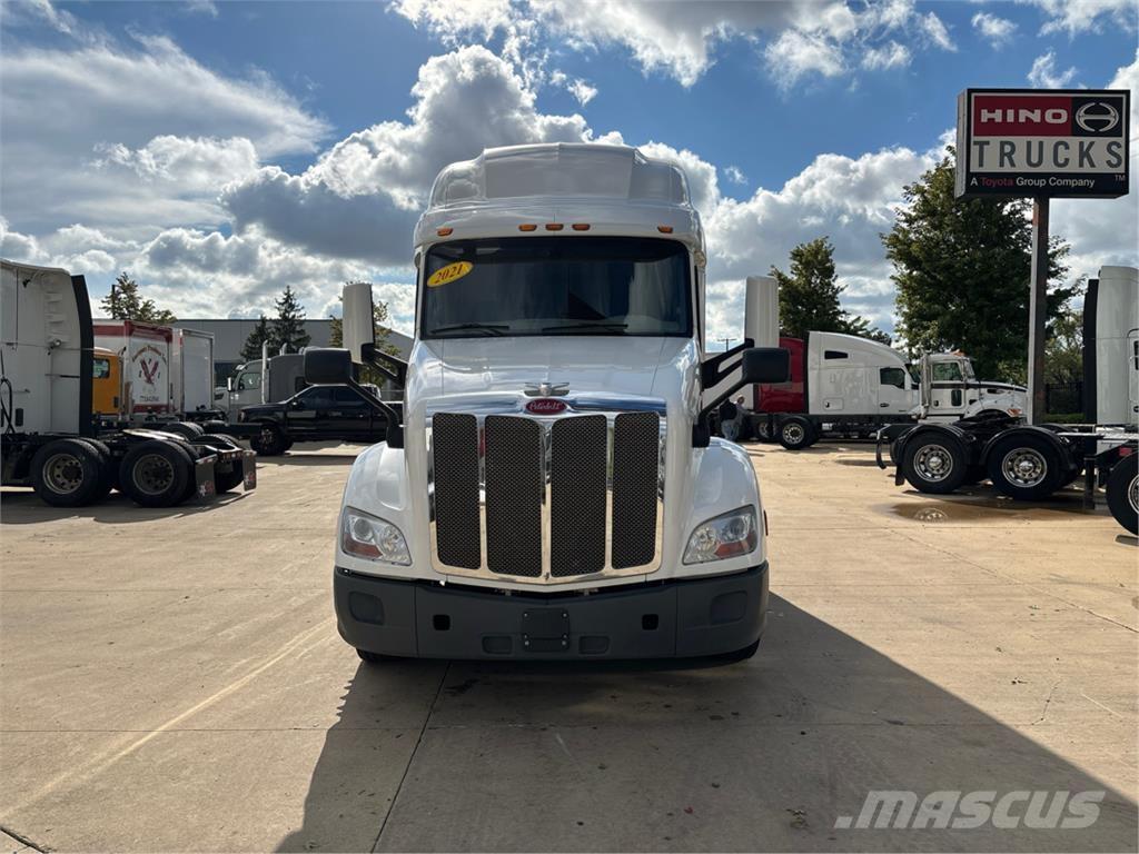 Peterbilt 579 Prime Movers