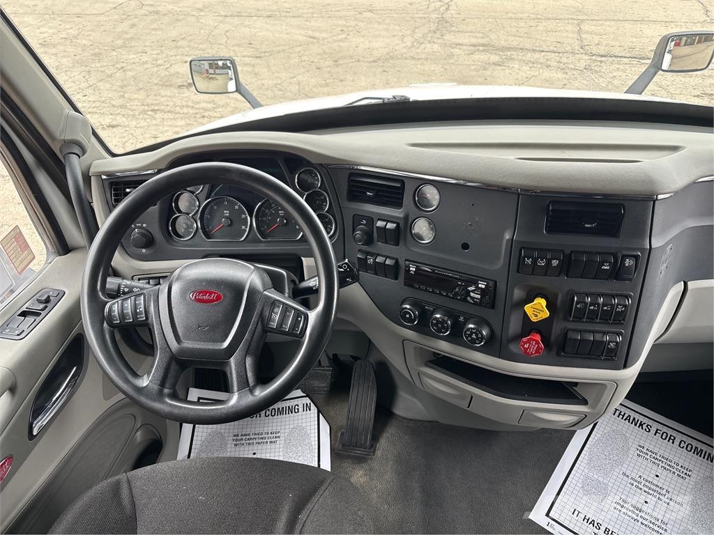 Peterbilt 579 Prime Movers