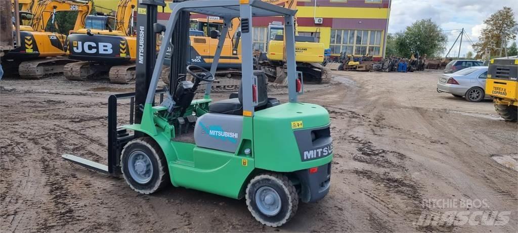Mitsubishi FD20 Diesel trucks