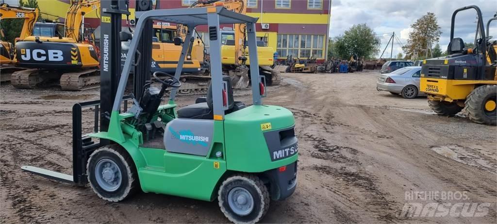 Mitsubishi FD20 Diesel trucks