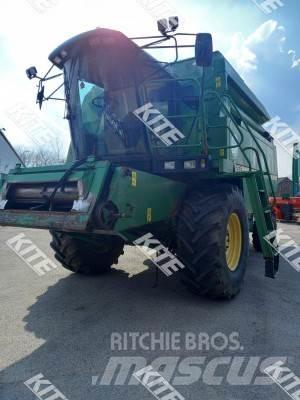 John Deere 2256 2WD Combine harvesters
