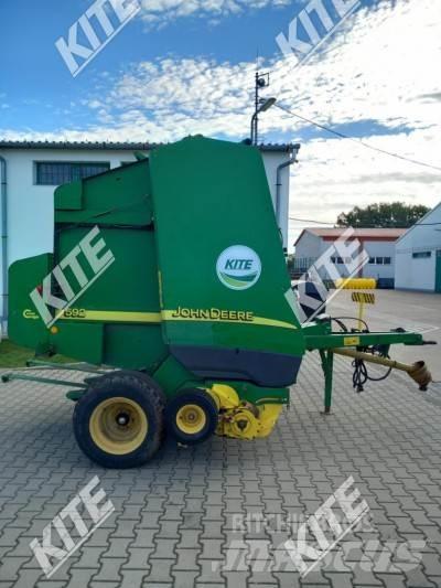 John Deere 592 Round balers