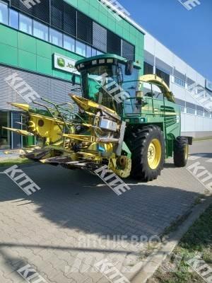 John Deere 7200 Combine harvesters