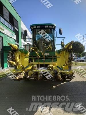 John Deere 7200 Combine harvesters