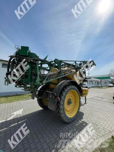 John Deere 832/18i Trailed sprayers