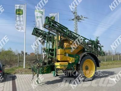 John Deere 832/18i Trailed sprayers