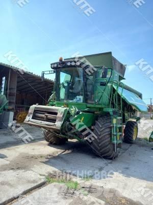 John Deere C670 Combine harvesters