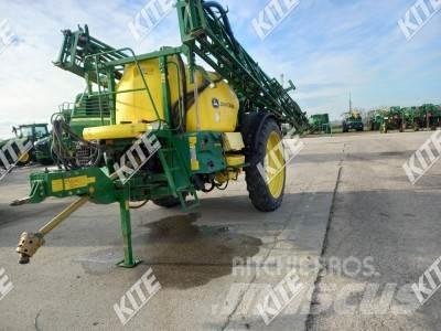 John Deere M740i Trailed sprayers