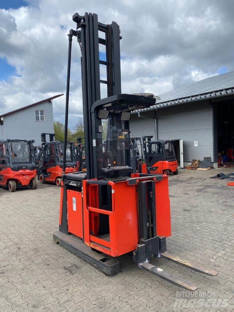 Linde V 12-02 High lift order picker