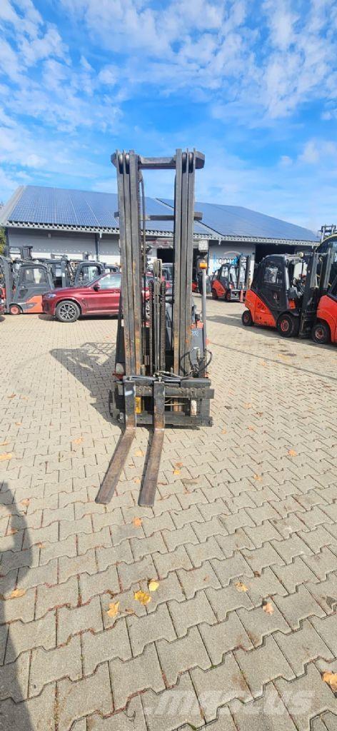 Nissan GN01L18HQ Electric forklift trucks
