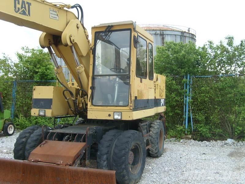 CAT 206 BFT Wheeled excavators