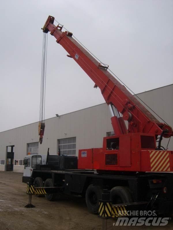 Coles T-321 Rough terrain cranes