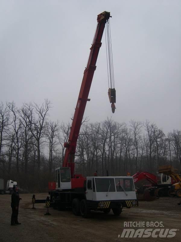 Coles T-321 Rough terrain cranes
