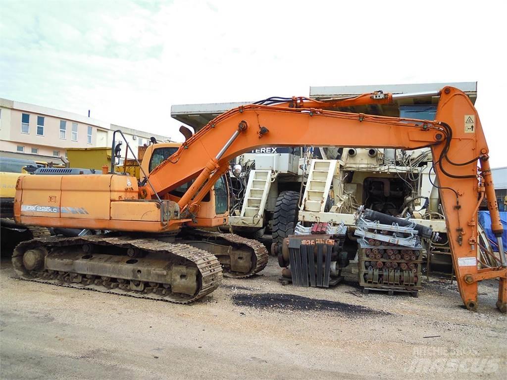 Doosan DX225LC Crawler excavators