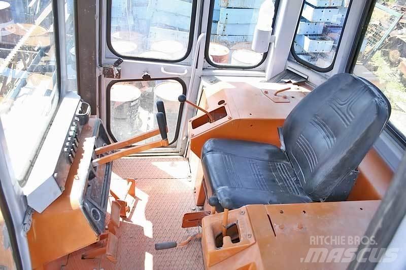 Fiat-Hitachi FD 20 Crawler dozers