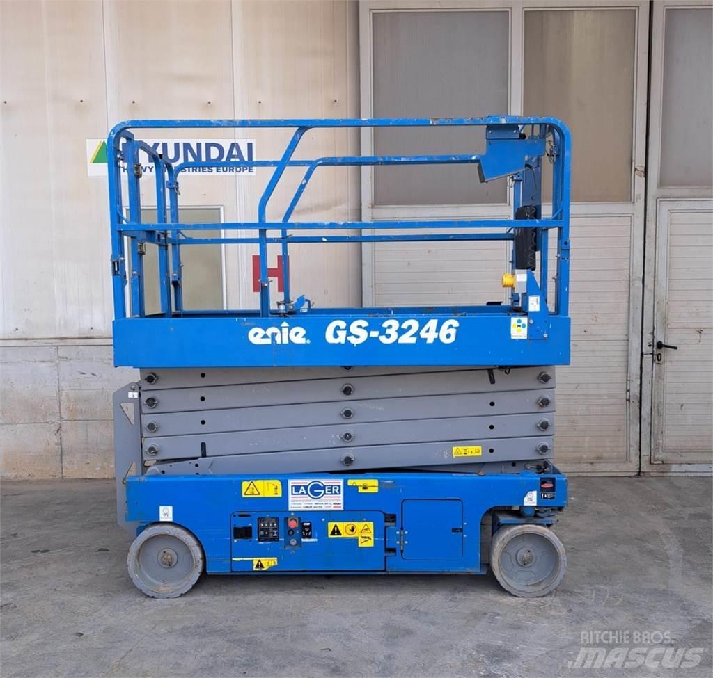Genie GS3246 Articulated boom lifts